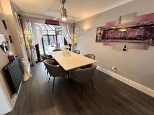 Dining Room- click for photo gallery